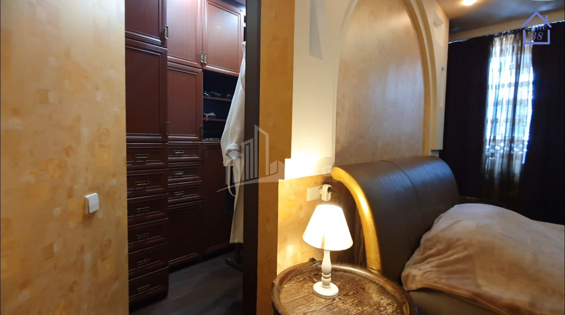 For Sale Flat, in Vake