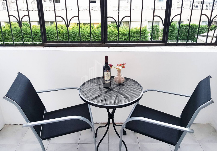 For Sale Flat, in Sololaki