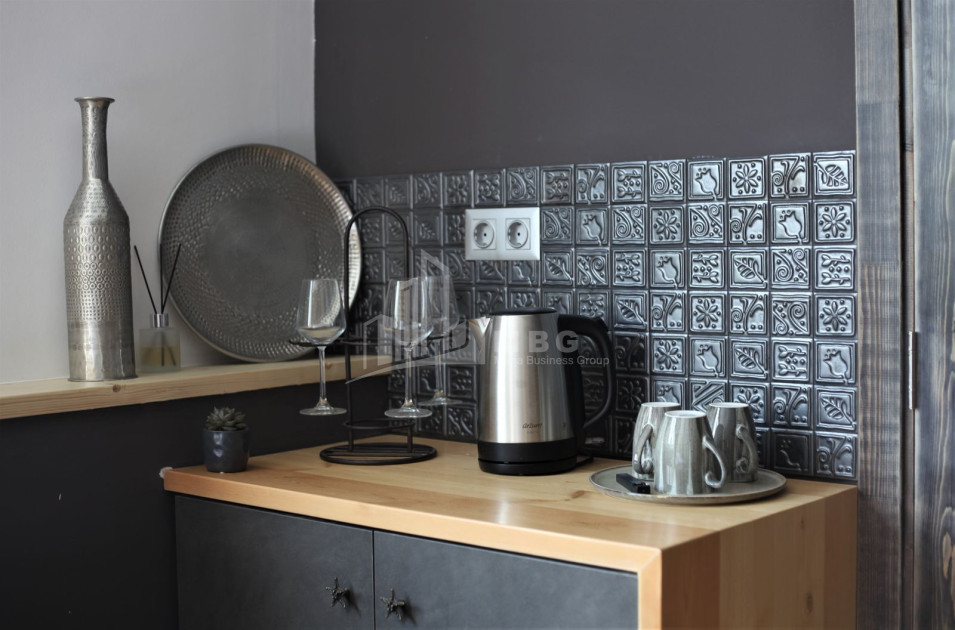 Продается Старое здание Квартира На проспекте Д. Агмашенебели, პლეხანოვი