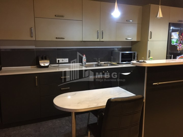 იყიდება ბინა, პლეხანოვი