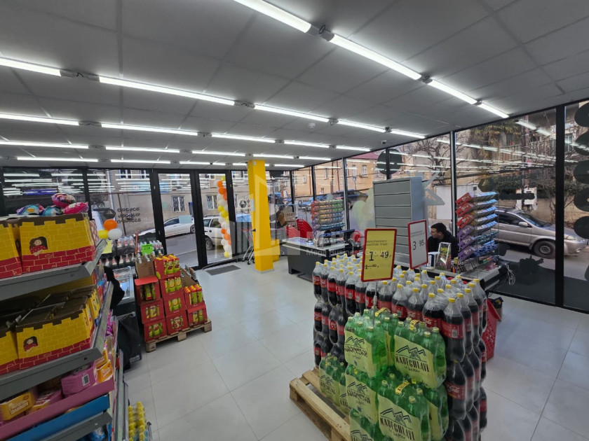 იყიდება სავაჭრო კომერციული ფართი სანზონაში, ნაძალადევის რაიონი