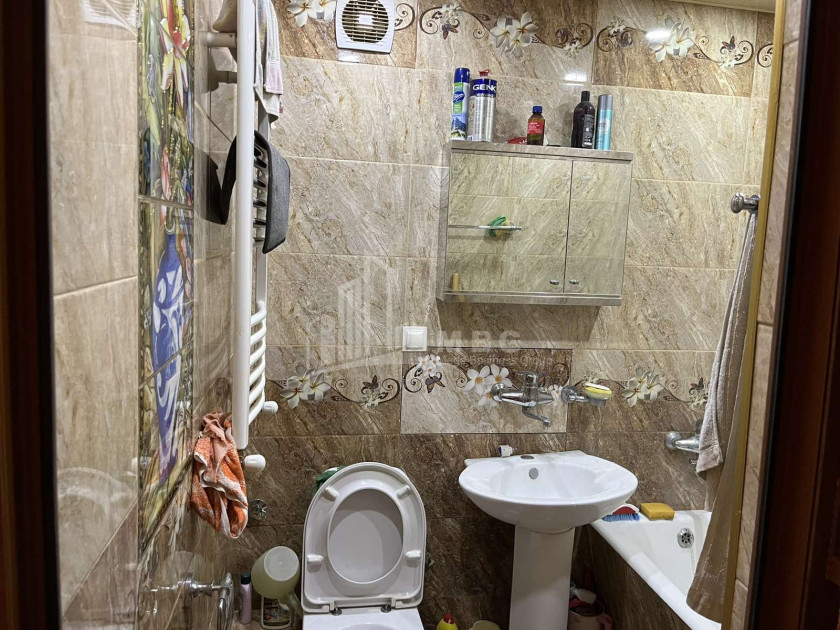 იყიდება ბინა, საბურთალო