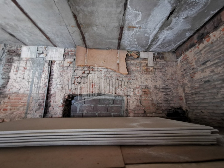 For Sale For office Commercial, in Kalaubani