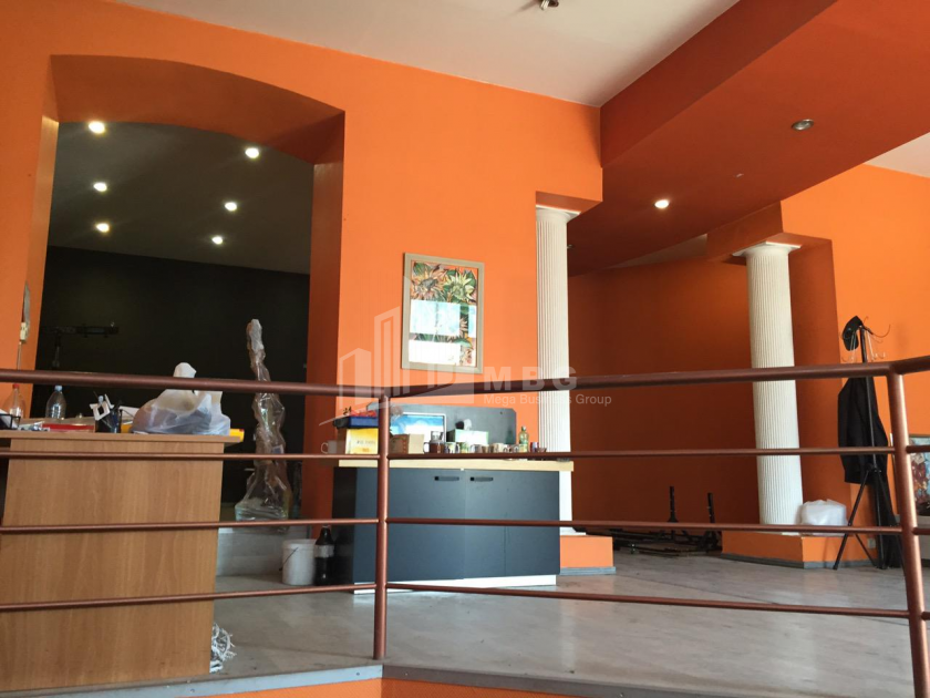 For Rent Витражный фасад Commercial, in Sololaki