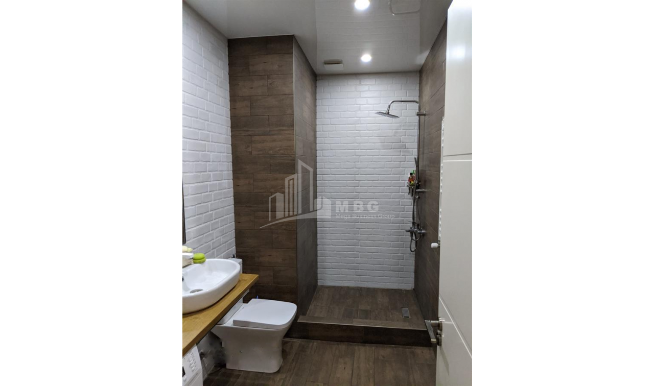 For Sale Flat, in Isani