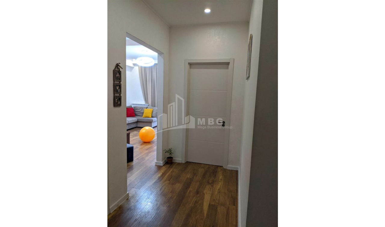 For Sale Flat, in Isani