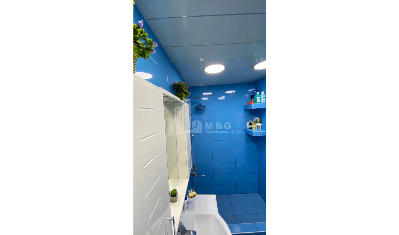 For Sale Flat, in Kukia