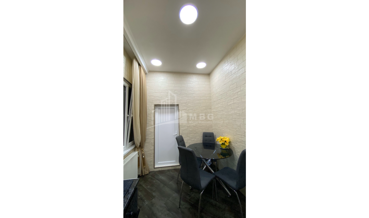 For Sale Flat, in Kukia