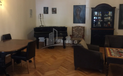 Продается Квартира, в Мтацминда