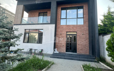 For Sale House Villa Gr. Peradze Street Dighmis Chala Saburtalo District Tbilisi