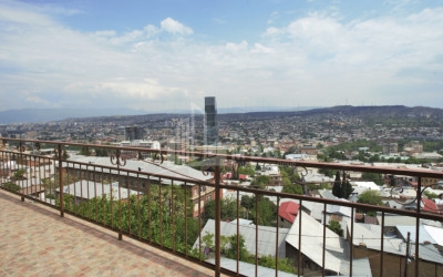 For Rent Building Commercial, in Mtatsminda