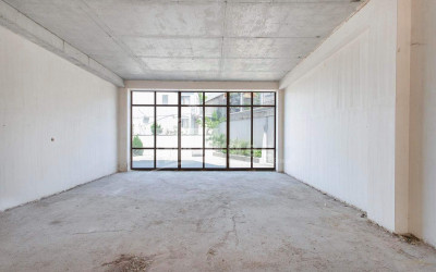 For Rent Витражный фасад Commercial, in Chugureti