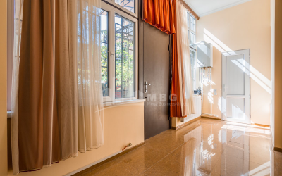 For Sale Flat, in Sololaki