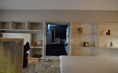 For Sale Flat, in Abanotubani