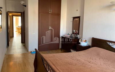 იყიდება ბინა, საბურთალო