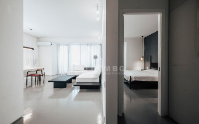 Продается Квартира, в Мтацминда