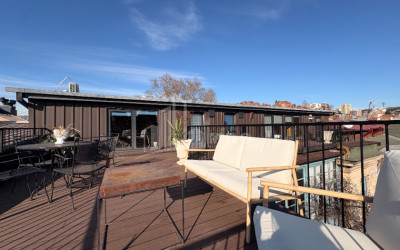 იყიდება ძველი აშენებული ბინა დ. აღმაშენებლის გგამზირზე, პლეხანოვი