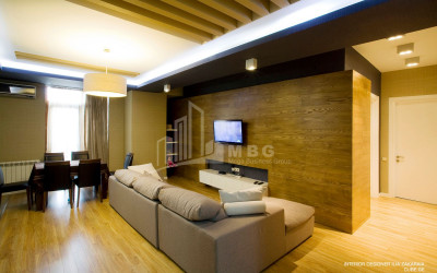 იყიდება ბინა, ვაკე