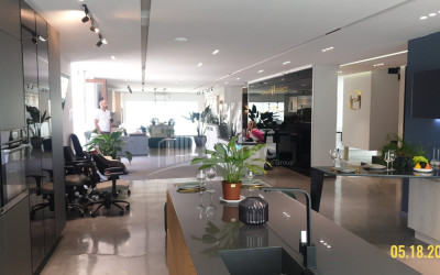 For Rent Building Commercial, in Mukhiani