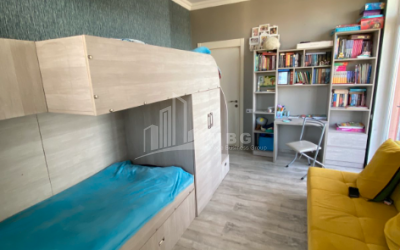 For Sale Flat, in Surrounding area of metro Guramishvili