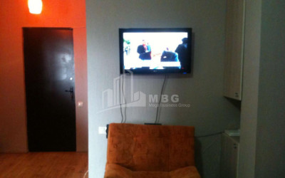 ქირავდება ბინა, საბურთალო