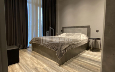 იყიდება ბინა, საბურთალო