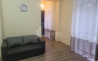 For Rent Витражный фасад Commercial, in Sololaki