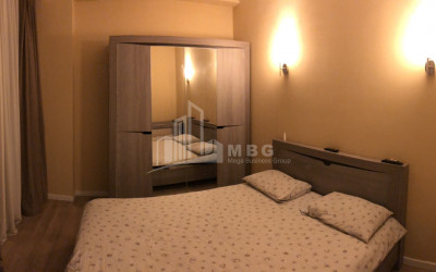 იყიდება ბინა, კუკია