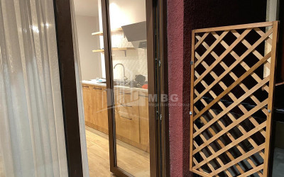 ქირავდება ბინა, ვერა