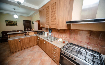 For Sale Flat, in Isani District