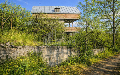 იყიდება ძველი აშენებული სახლი - აგარაკი მუხათწყაროში, მცხეთა