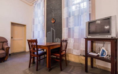 Продается Квартира, в Мтацминда