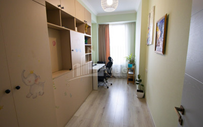 For Sale Flat, in Isani