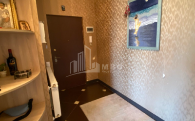 For Sale Flat, in Surrounding area of metro Guramishvili