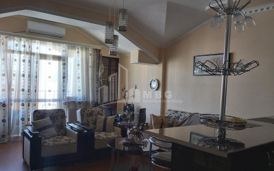 იყიდება ბინა, გლდანის მასივი