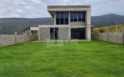 იყიდება სახლი - აგარაკი, გ. ათონელის ქუჩა, სოფელი დიღომი, საბურთალოს რაიონი, თბილისი