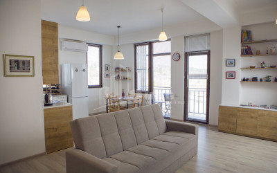 Продается Квартира, в Авлабари