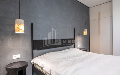 Продается Квартира, в Мтацминда