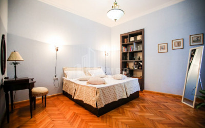 For Sale Flat, in Mtatsminda