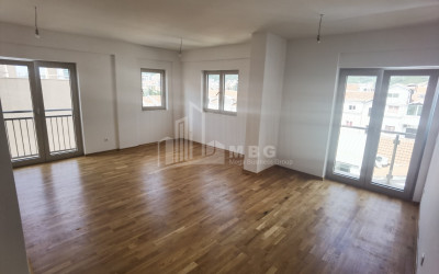 For Rent Витражный фасад Commercial, in Vake