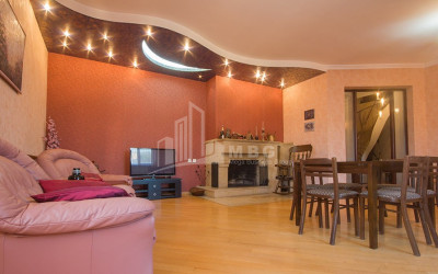 For Sale Flat, in Persati