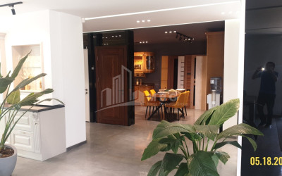 For Rent Building Commercial, in Mukhiani