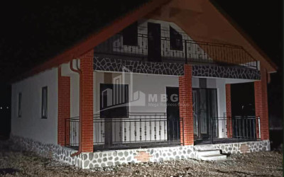 იყიდება სახლი - აგარაკი არაგვისპირში, დუშეთი