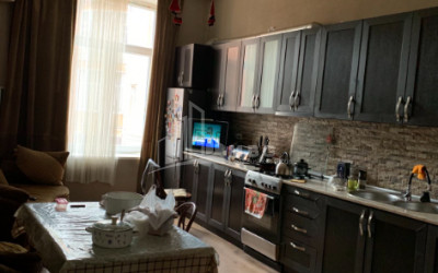 For Sale Flat, M. Tsinamdzgvrishvili Street, Okros ubani, Chugureti District, Tbilisi