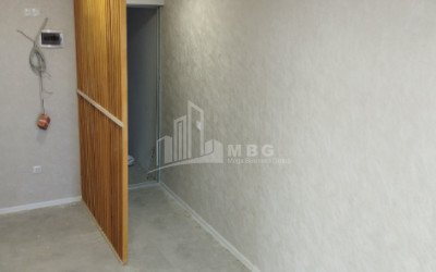 For Sale Flat, in Metromsheni