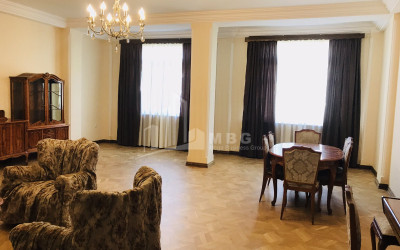 В аренду Квартира, Улица Е. Татишвили, Вера, Мтацминда Район, Тбилиси