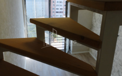 For Sale Flat, in Metromsheni