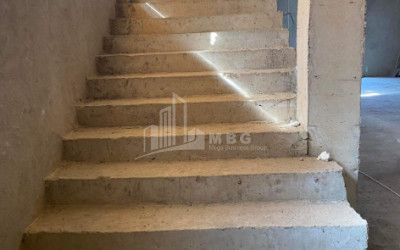 For Rent Витражный фасад Commercial, in Gldani Massive