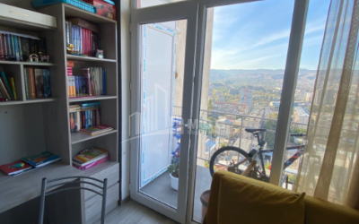 For Sale Flat, in Surrounding area of metro Guramishvili