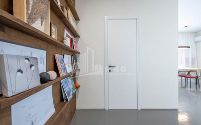 Продается Квартира, в Мтацминда